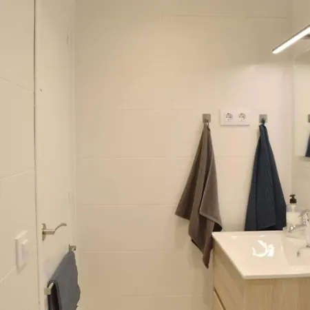 公寓 Seafront Amazing Terrace 2 Double & 2 Single Bed 库尼特