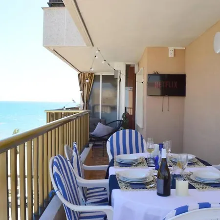Seafront Amazing Terrace 2 Double & 2 Single Bed 库尼特