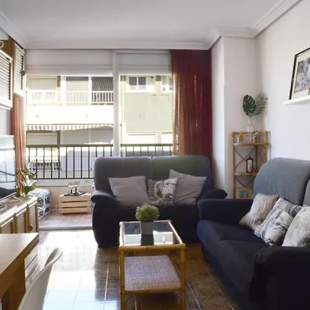 Apartment Seafront Amazing Terrace 2 Double & 2 Single Bed *